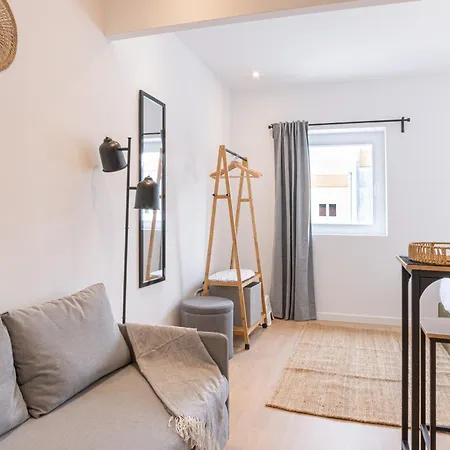 Campolide Charming Studios & Apartments-3