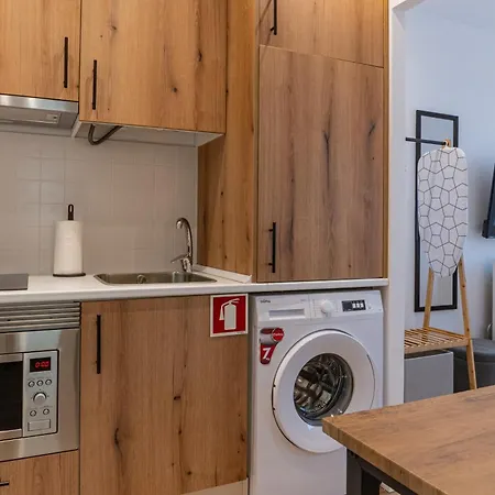 Campolide Charming Studios & Apartments-2